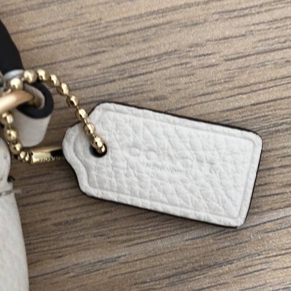 Coach crossbody bag, like new - Picture 7 of 8